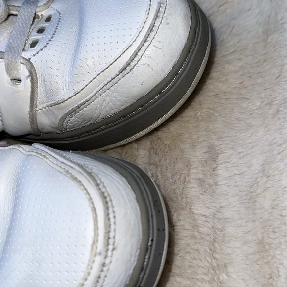 Jordan Classic Low Color White – Cement Size 7.5 - Picture 11 of 15